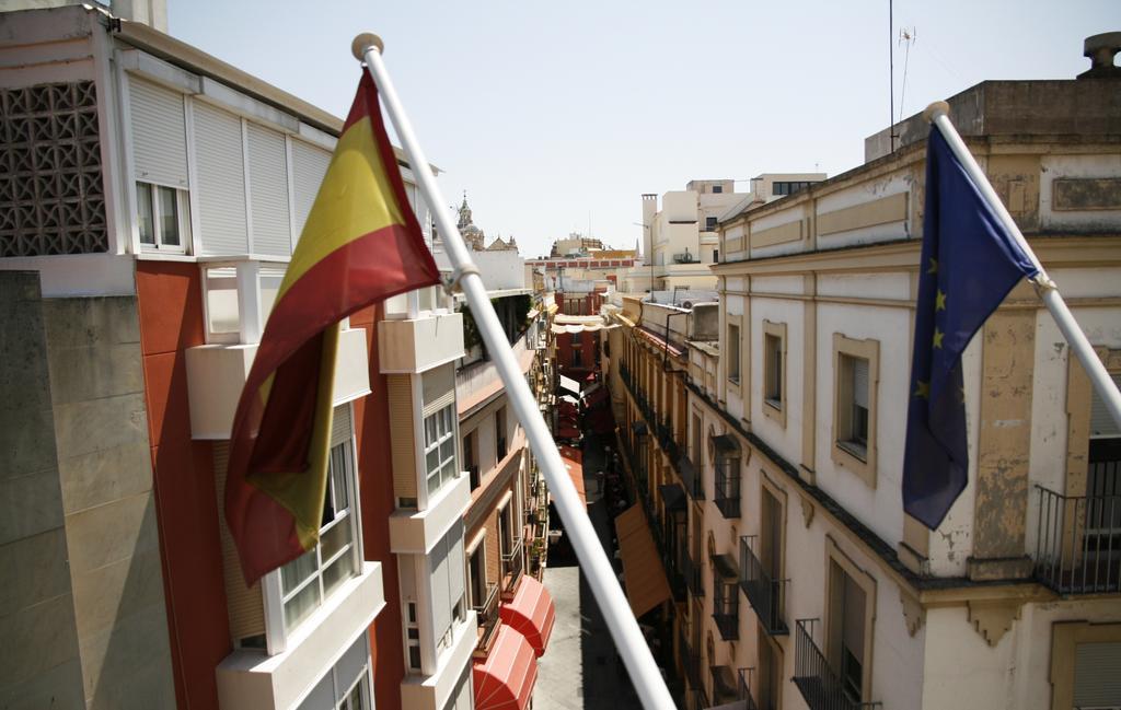 Hotel Plaza Sevilla Exteriör bild